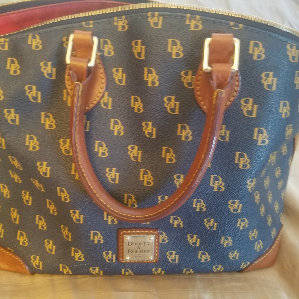 Dooney & Bourke Purse, excellent condition